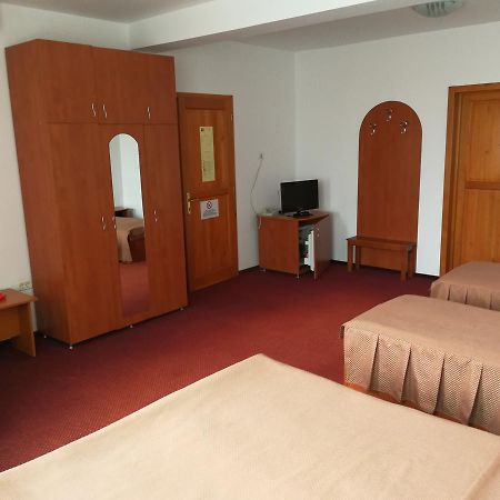 אראד Hotel Lotus מראה חיצוני תמונה