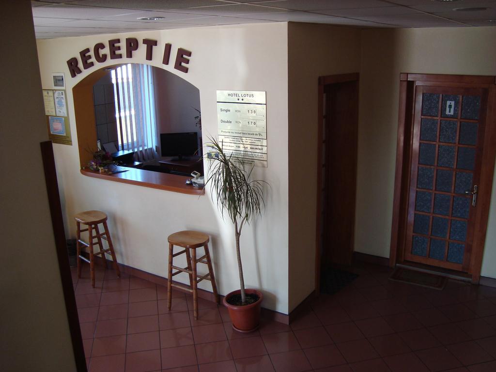 אראד Hotel Lotus מראה חיצוני תמונה