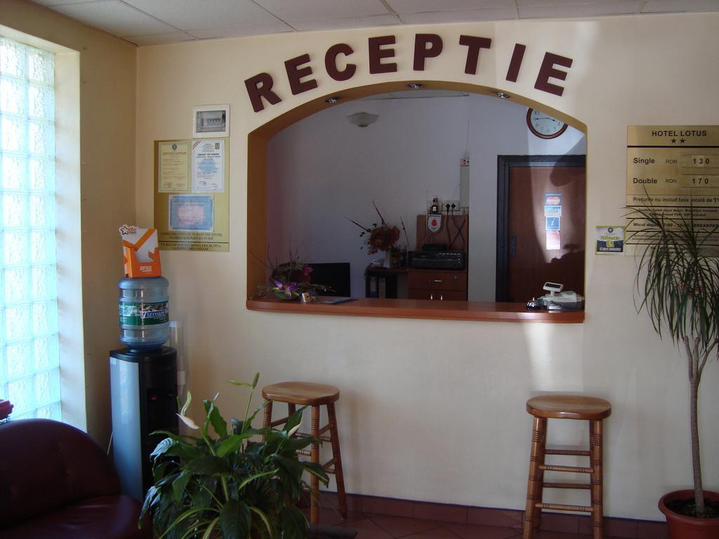 אראד Hotel Lotus מראה חיצוני תמונה