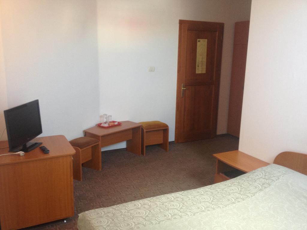 אראד Hotel Lotus מראה חיצוני תמונה
