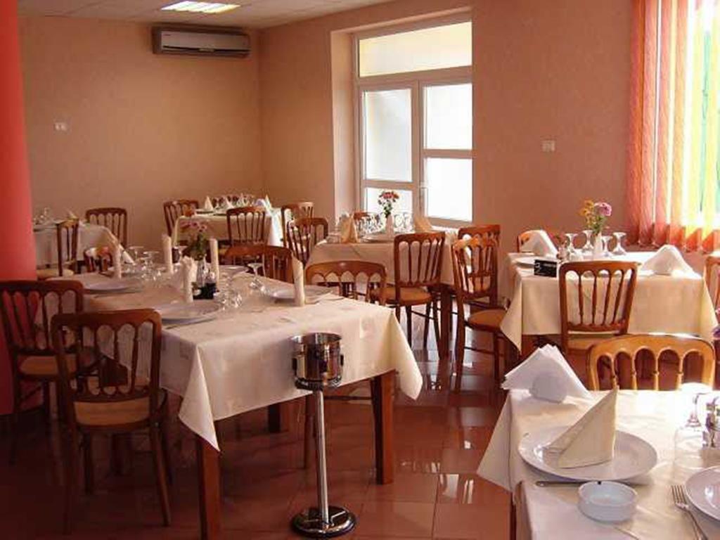 אראד Hotel Lotus מראה חיצוני תמונה