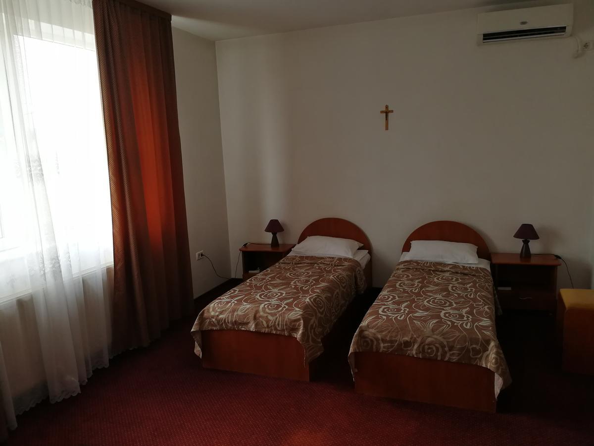 אראד Hotel Lotus מראה חיצוני תמונה