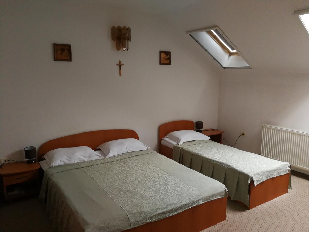 אראד Hotel Lotus מראה חיצוני תמונה