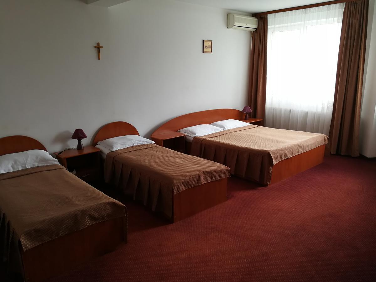 אראד Hotel Lotus מראה חיצוני תמונה